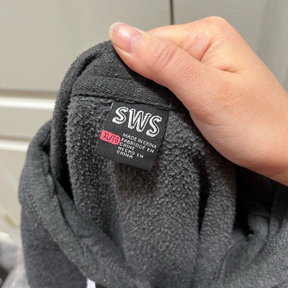 Women’s black hoodie, fits women’s M - Picture 3 of 3